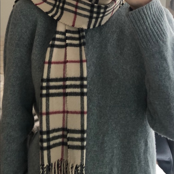 Burberry monogrammed womens cashmere scarf - Picture 4 of 6